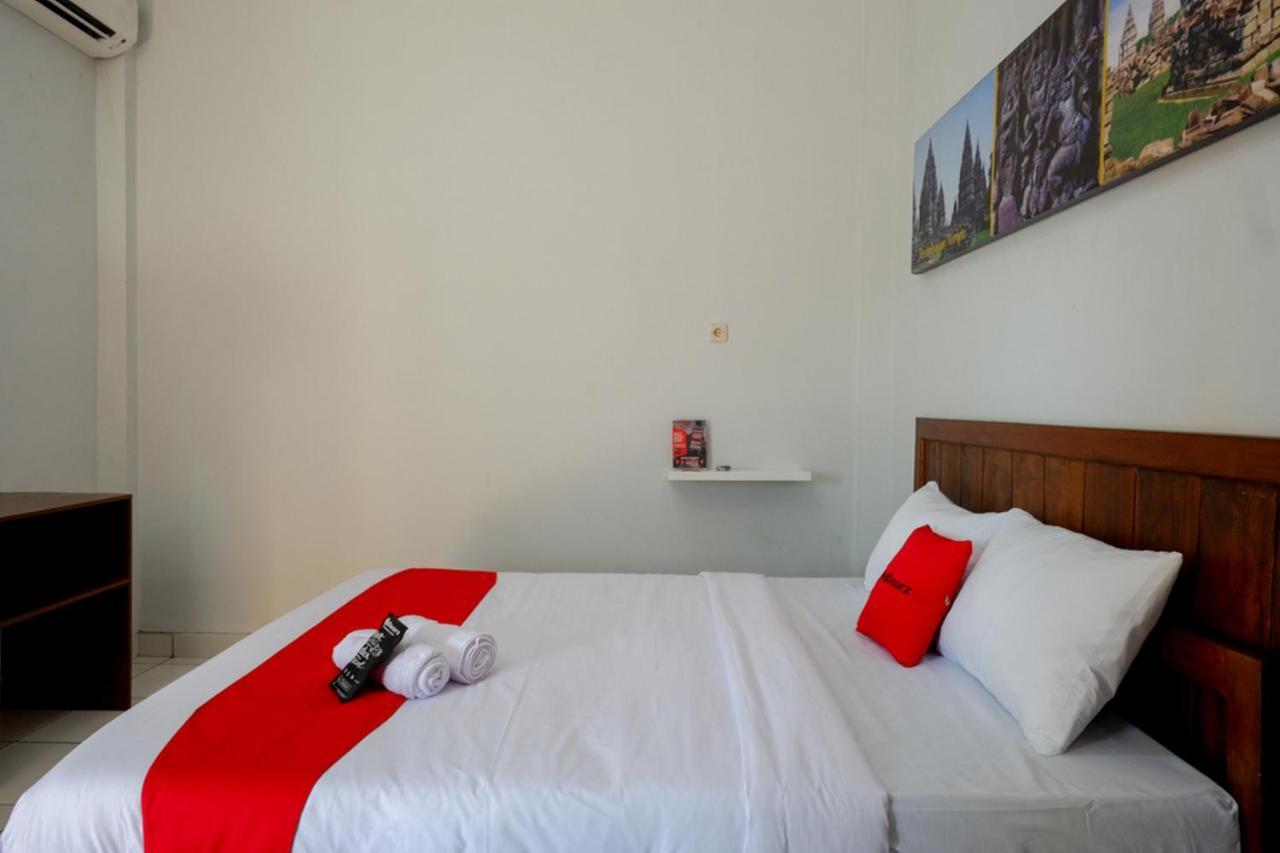 Reddoorz Near Padang Golf Adisucipto Potrojayan Exterior foto