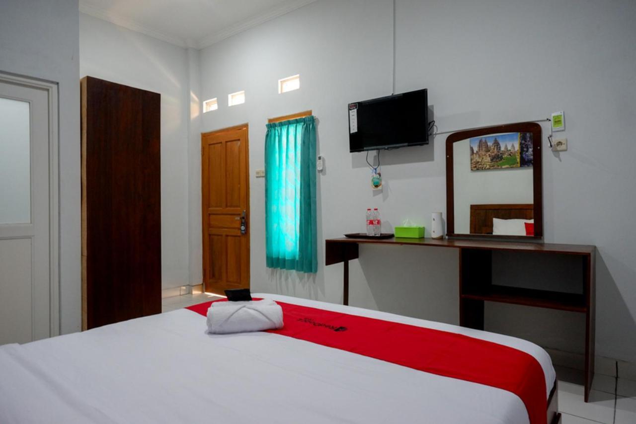Reddoorz Near Padang Golf Adisucipto Potrojayan Exterior foto